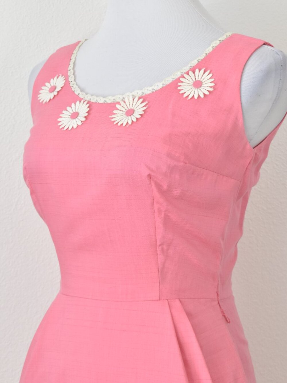 Vintage 60s Daisy Floral Applique Shift Dress Pink - 4 - Picture 5 of 12